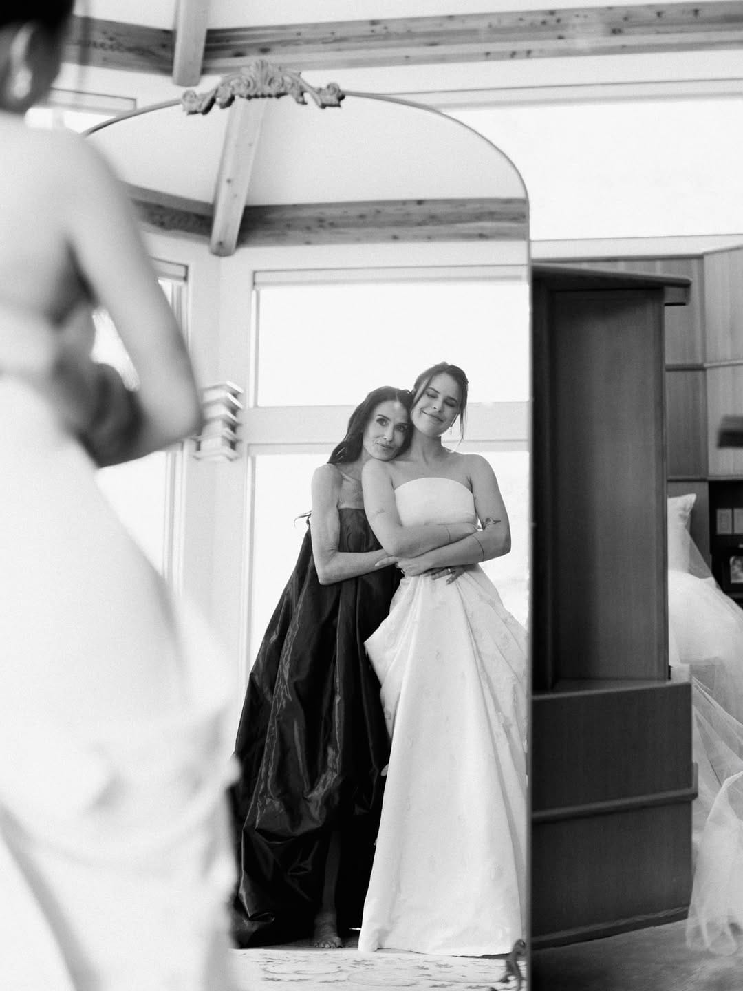 TEARS, TRIUMPH & UNBREAKABLE BONDS: Demi Moore, 62, Weeps with Joy as Daughter Tallulah Weds — Inside the Willis Dynasty’s Greatest Victory